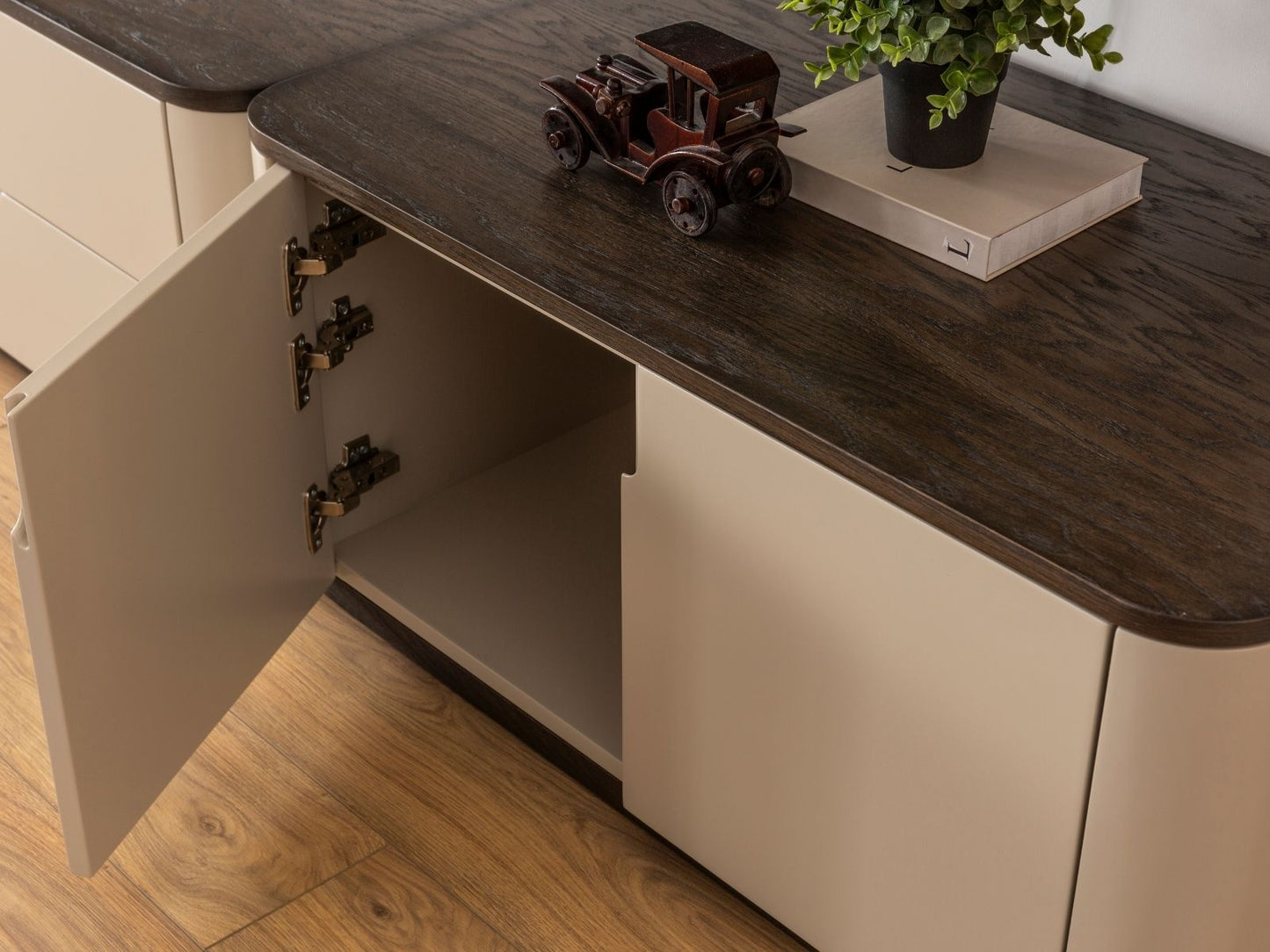 Astana Dressoir